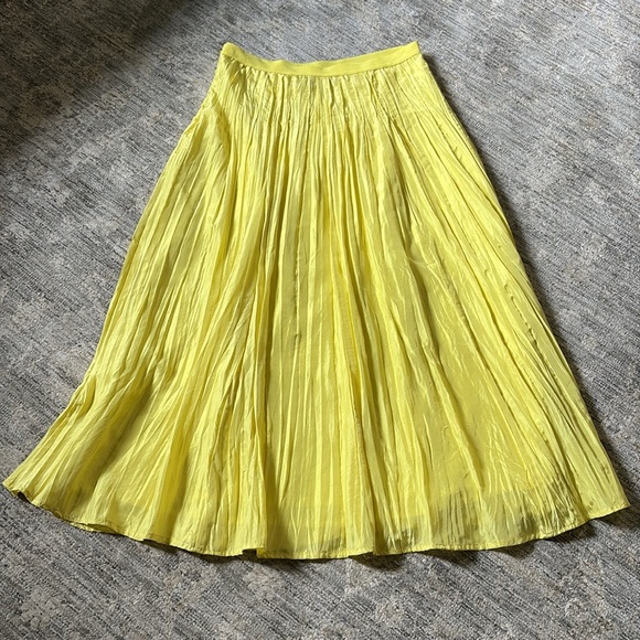 Ann Taylor Sunny Yellow Midi Skirt - women’s size 4 - pleated - 100% silk - Picture 6 of 6